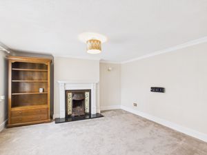 Living room- click for photo gallery